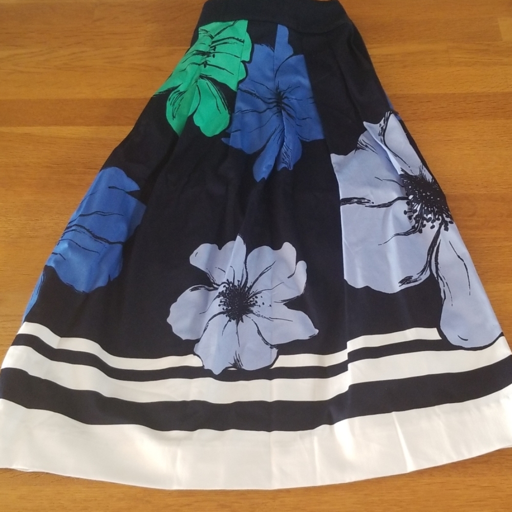 NWOT A-Line Flowery Skirt